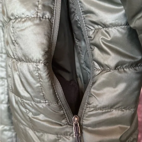 Patagonia Men’s Nano Puff Jacket - Picture 5 of 9